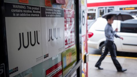 <b>Juul to cut nearly a third of workforce to slash costs</b>