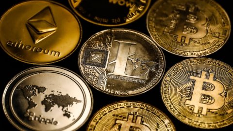 <b>Altcoins slide to begin the week while bitcoin and ether stabilize</b>