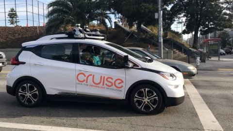 <b>Cruise will reduce robotaxi fleet by 50% in San Francisco</b>