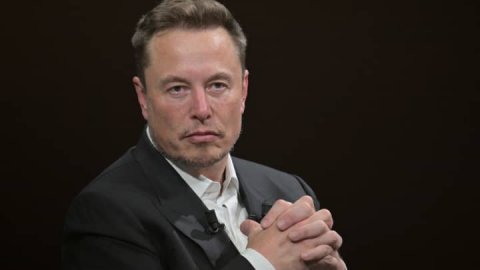 <b>Tesla ordered by NHTSA to provide data on 'Elon mode' for Autopilot</b>