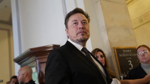 <b>SpaceX Starlink service in Ukraine subject of Senate letter</b>